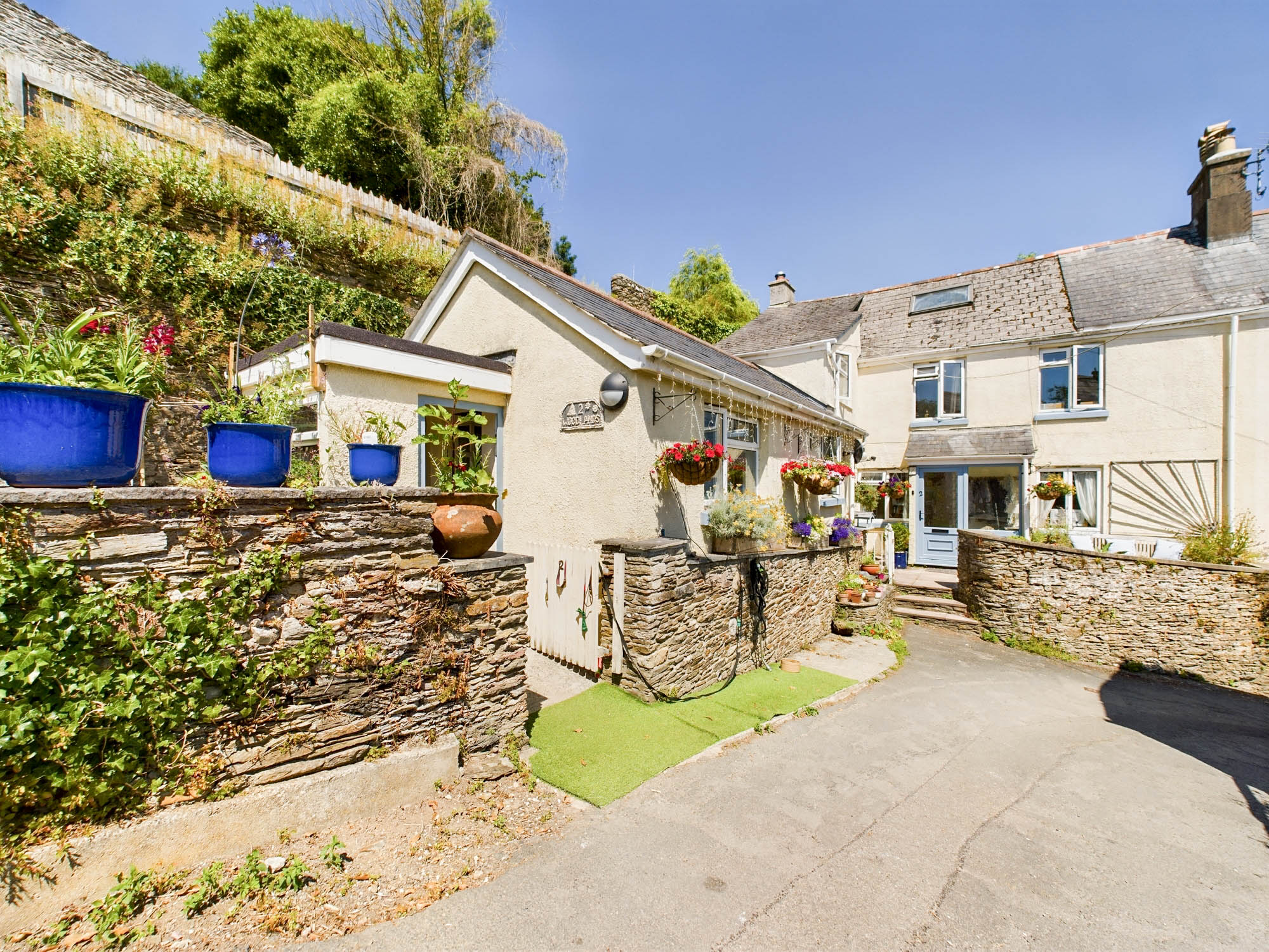 CAM02167G0-PR0035-STILL057 CAM02167G0-PR0035-STILL057